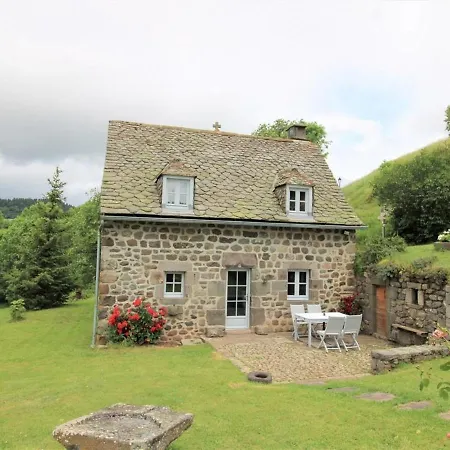 Holiday home Charmante Maison Au Coeur Du Parc Des Volcans D'auvergne, Ideale Pour 4 Pers Avec Cheminee Et Jardin - Fr-1-742-371 Albepierre-Bredons