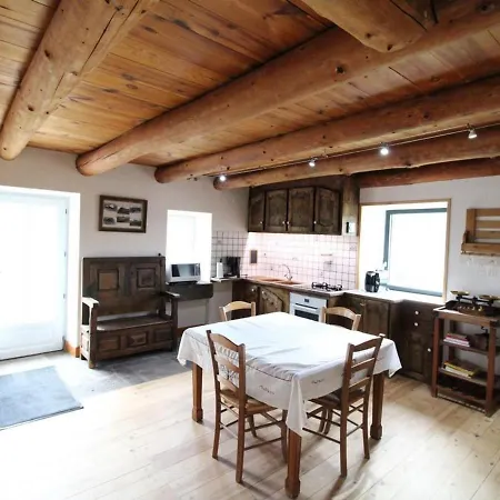Holiday home Charmante Maison Au Coeur Du Parc Des Volcans D'auvergne, Ideale Pour 4 Pers Avec Cheminee Et Jardin - Fr-1-742-371