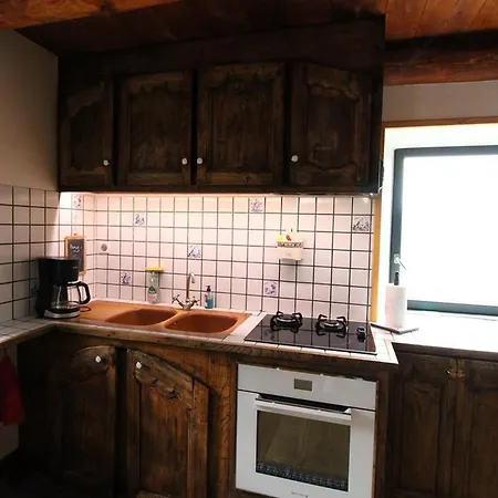 Charmante Maison Au Coeur Du Parc Des Volcans D'auvergne, Ideale Pour 4 Pers Avec Cheminee Et Jardin - Fr-1-742-371 *